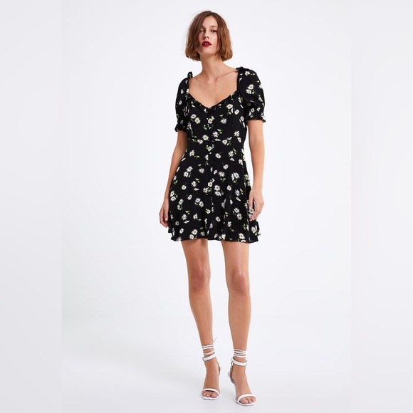 🔥🔥🔥Zara Black Floral Mini Dress - Picture 2 of 10